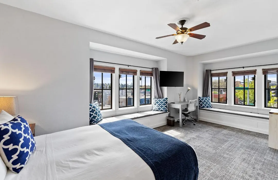 College Inn Hotel-1
